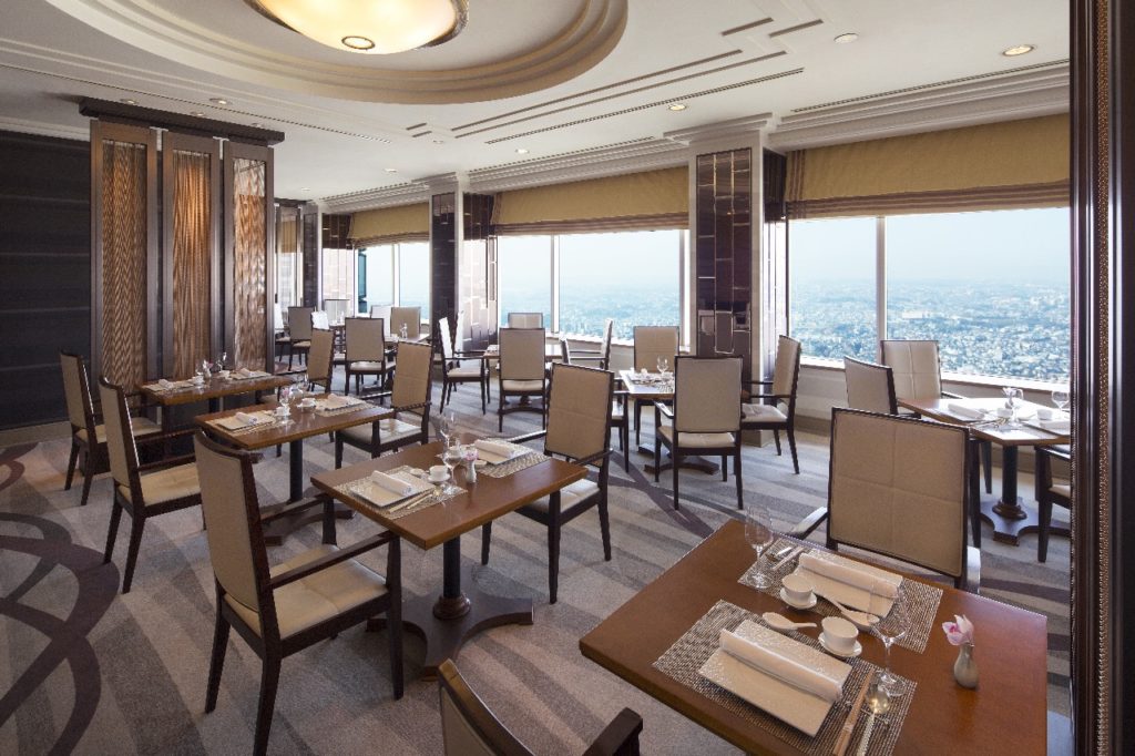 絶景が見渡せる中国料理皇苑のテーブル席