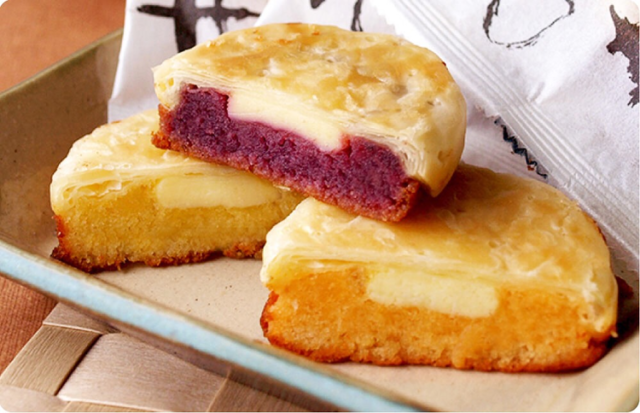 沖縄お土産で人気の紅芋ケーキおもろ