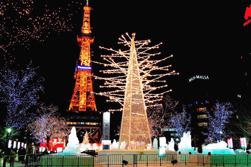 さっぽろ雪まつり 大通会場 時計台