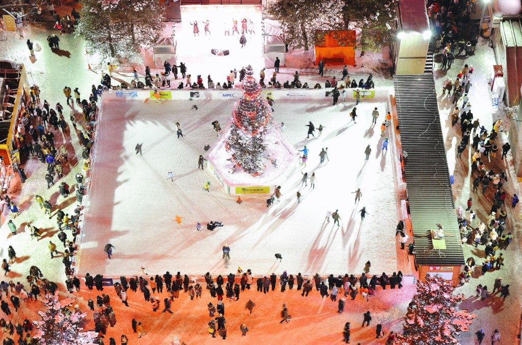さっぽろ雪まつり 大通会場 アイススケート