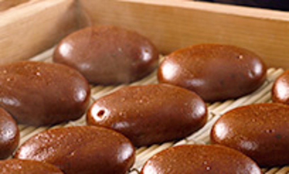 エスパル仙台 黒砂糖工房 出来立て蒸したて黒砂糖まんじゅう