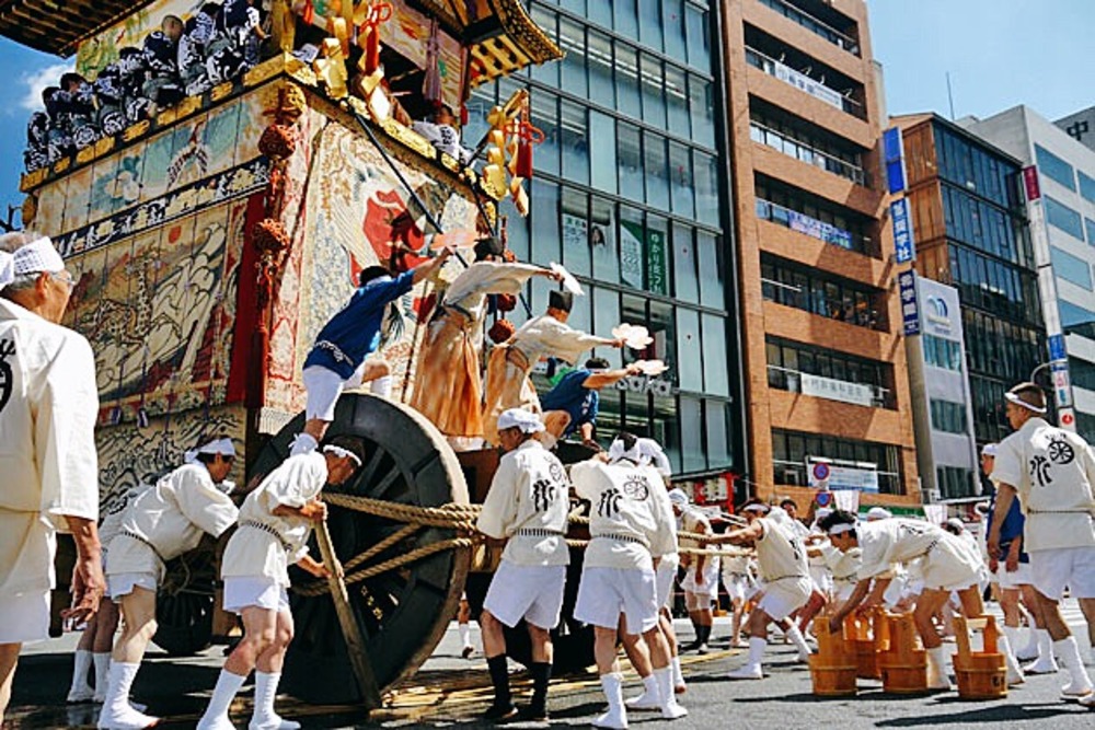 祇園祭 山鉾巡行 辻回し