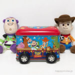 【トイストーリーバレンタイン2023】キッズ大喜び♡楽しく遊べる“チョコ入りバス缶”が大人気！