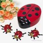 え!680円なの!?【カルディ】“幸せのシンボル”てんとう虫チョコレート缶が完売必至の大人気!