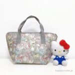 100円なの!?【ダイソー・セリア】くすみパステルのサンリオ保冷保温バッグがめっちゃ可愛い〜♡