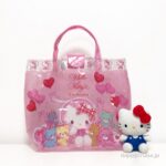699円なの!?【西松屋】ハローキティ50周年「バケット型ビーチバッグ」がめっちゃ可愛い〜♡