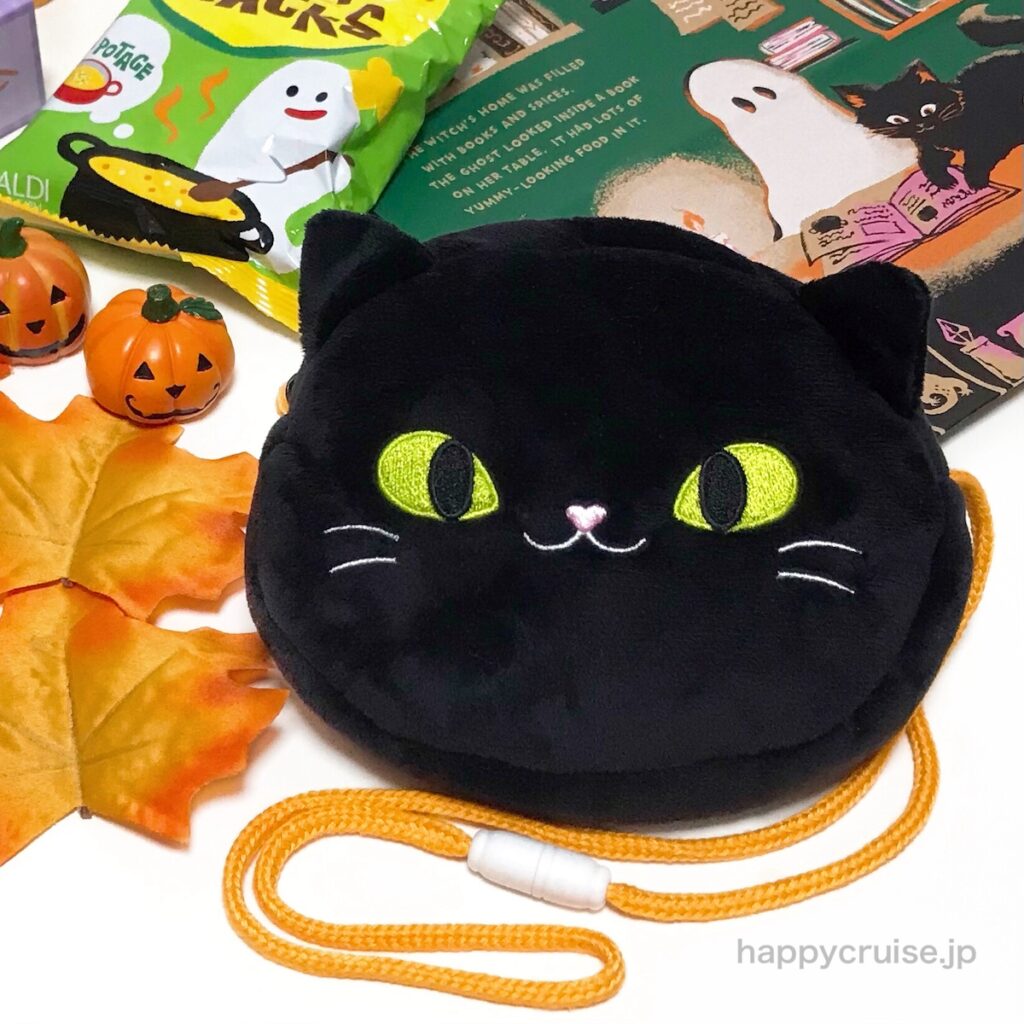 698円なの!?【カルディ】お菓子入り『ハロウィン黒猫ポシェット』が可愛すぎでしょ♡