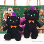 935円なの!?【カルディ】飛び売れ中の「ハロウィンネコぬいぐるみ」は見つけたら即買い確定♡