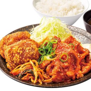 【からやま】食欲そそる新作「旨辛ガーリックからあげと豚キムチ定食」1/24(金)スタート！