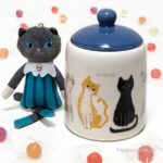 950円なの!?【カルディ】かわいい猫柄の『キャットキャニスター』は見つけたら即買い確定！