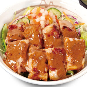 松屋「チキンケバブ丼」新登場！辛さと旨さがクセになる！屋台めしの定番がどんぶりに！