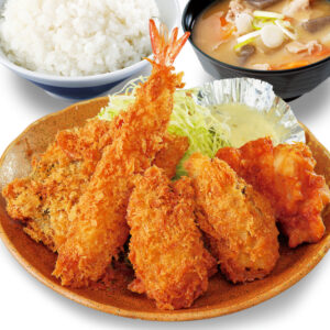 【かつや】牡蠣・海老・さばフライ＆鶏から揚げの4種盛り！『秋の海鮮フライ定食』9月12日(金)より新登場
