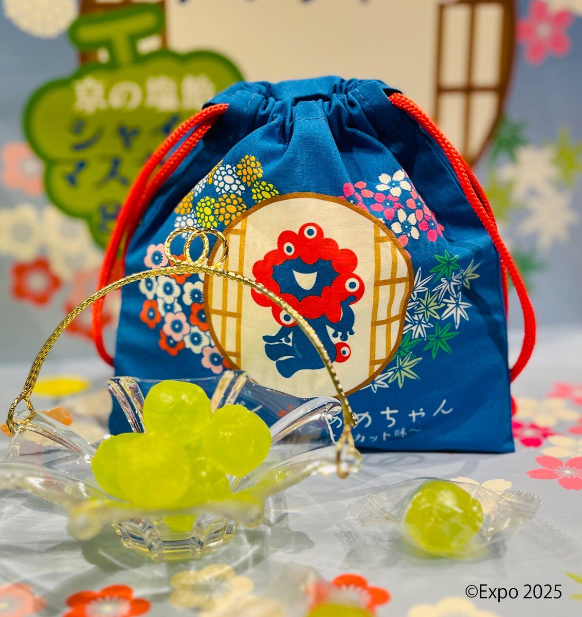 【ミャクミャク×俵屋吉富】京の老舗とコラボ♡巾着入り“あめちゃん”が可愛すぎ