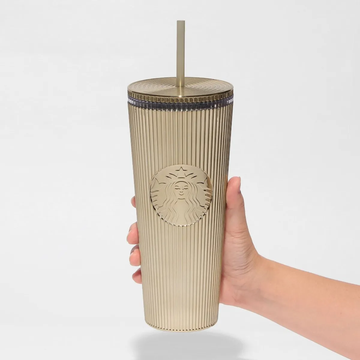 【スタバ新作グッズ】上品ゴールドで冬支度。毎日がときめく限定タンブラー・ステンレスボトル・スタンレーが2025年11月1日(土)新登場♡