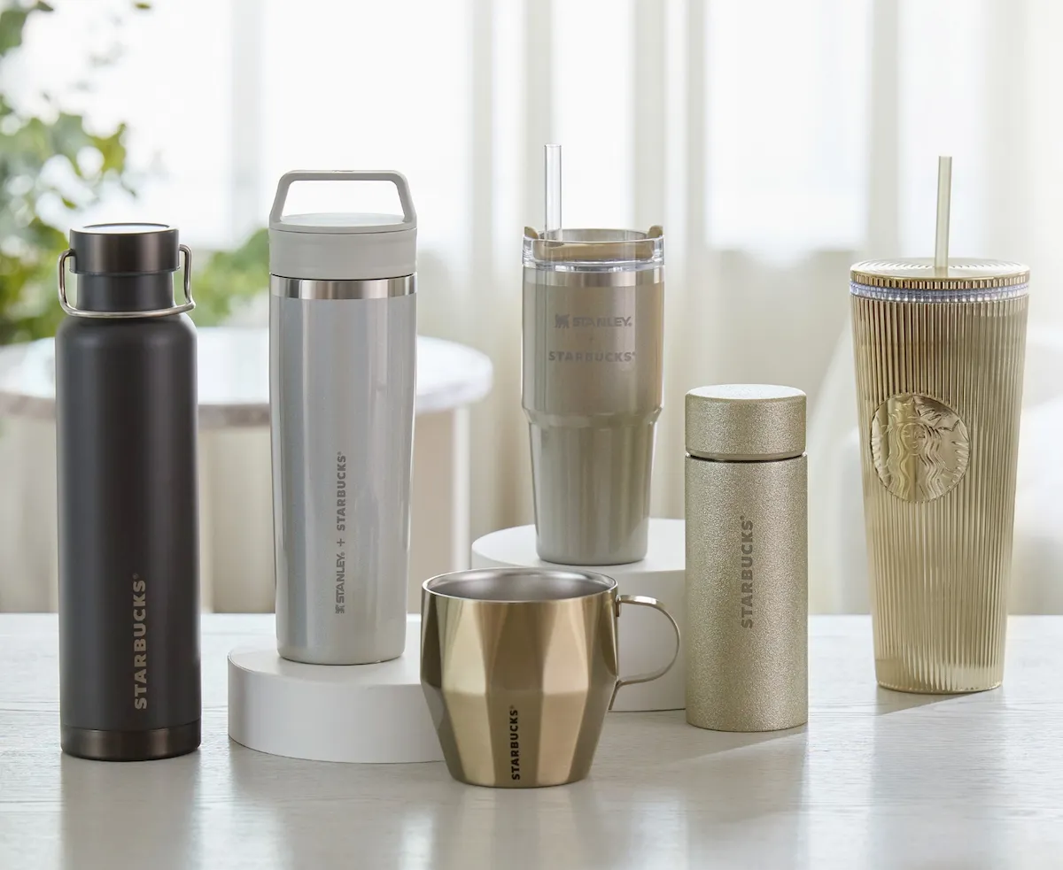 【スタバ新作グッズ】上品ゴールドで冬支度。毎日がときめく限定タンブラー・ステンレスボトル・スタンレーが2025年11月1日(土)新登場♡