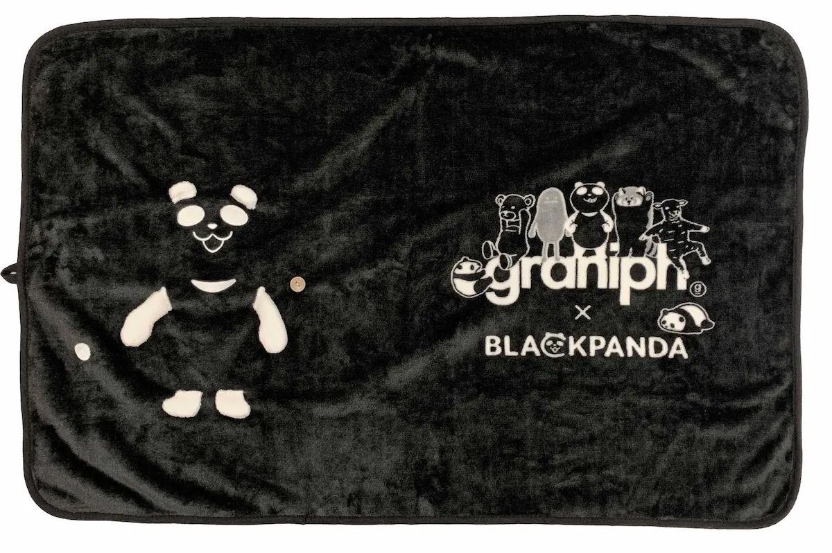 【イオンブラックフライデー2025】ノベルティ第2弾「グラニフ ブラックパンダ ぬいぐるみブランケット」を先着プレゼント!