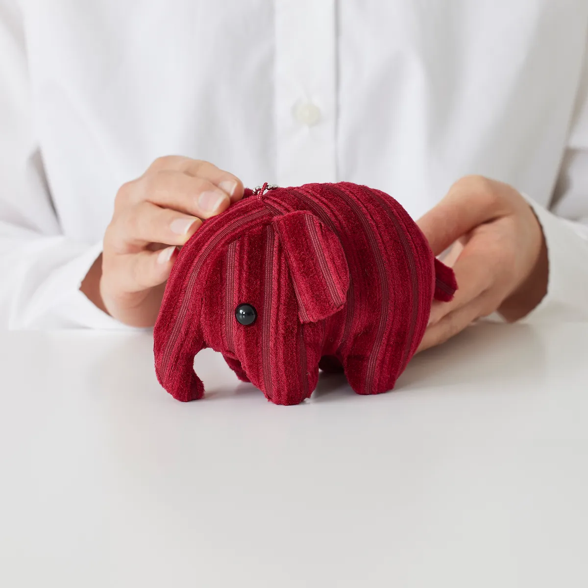 【コメダ×ドムドム】福袋で話題沸騰!ソファー柄どむぞうくんキーホルダー&ポーチの単品販売きたー♡おかげ庵デザインも♪