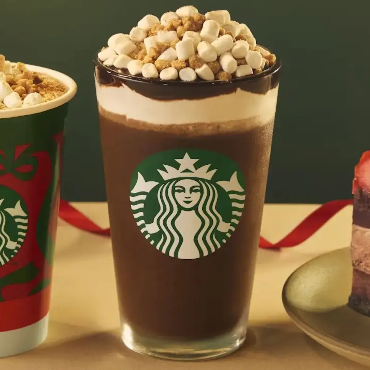 【スタバ新作フラペ】ホリデー第2弾『スモア チョコレート フラペチーノ』『スモア チョコレート ラテ』『ストロベリー&チョコレートタルト』2025年11月26日(水)より新登場!