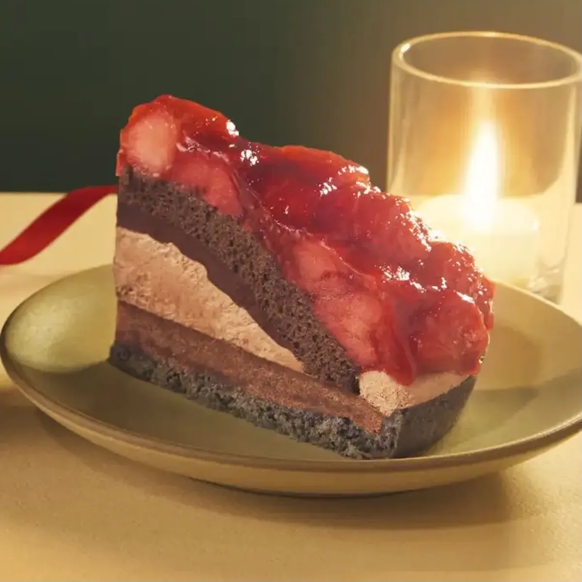 【スタバ新作フラペ】ホリデー第2弾『スモア チョコレート フラペチーノ』『スモア チョコレート ラテ』『ストロベリー&チョコレートタルト』2025年11月26日(水)より新登場!