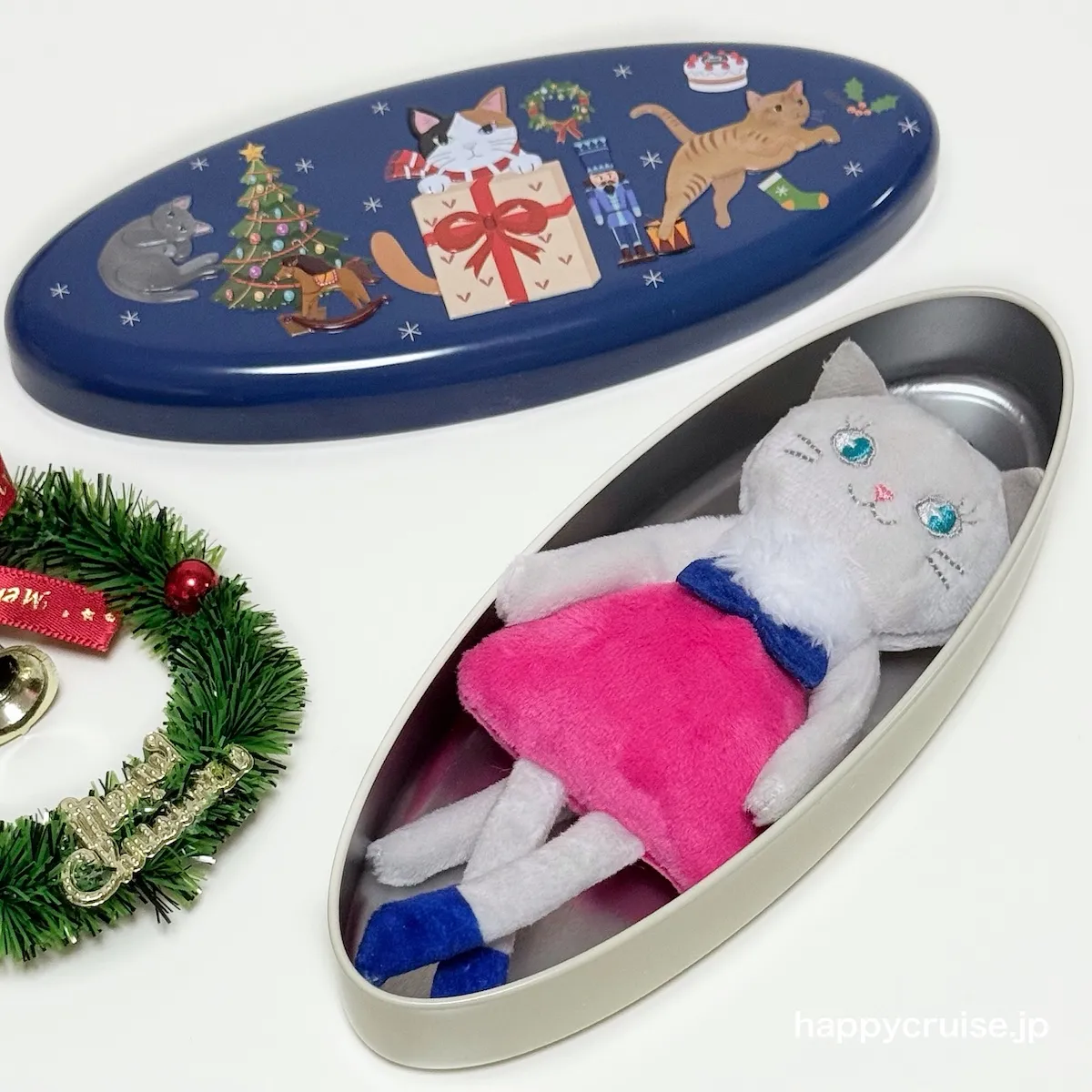 450円なの!?【カルディ】キャンディ入り!クリスマス柄のネコオーバル缶がめっちゃ可愛い〜♡