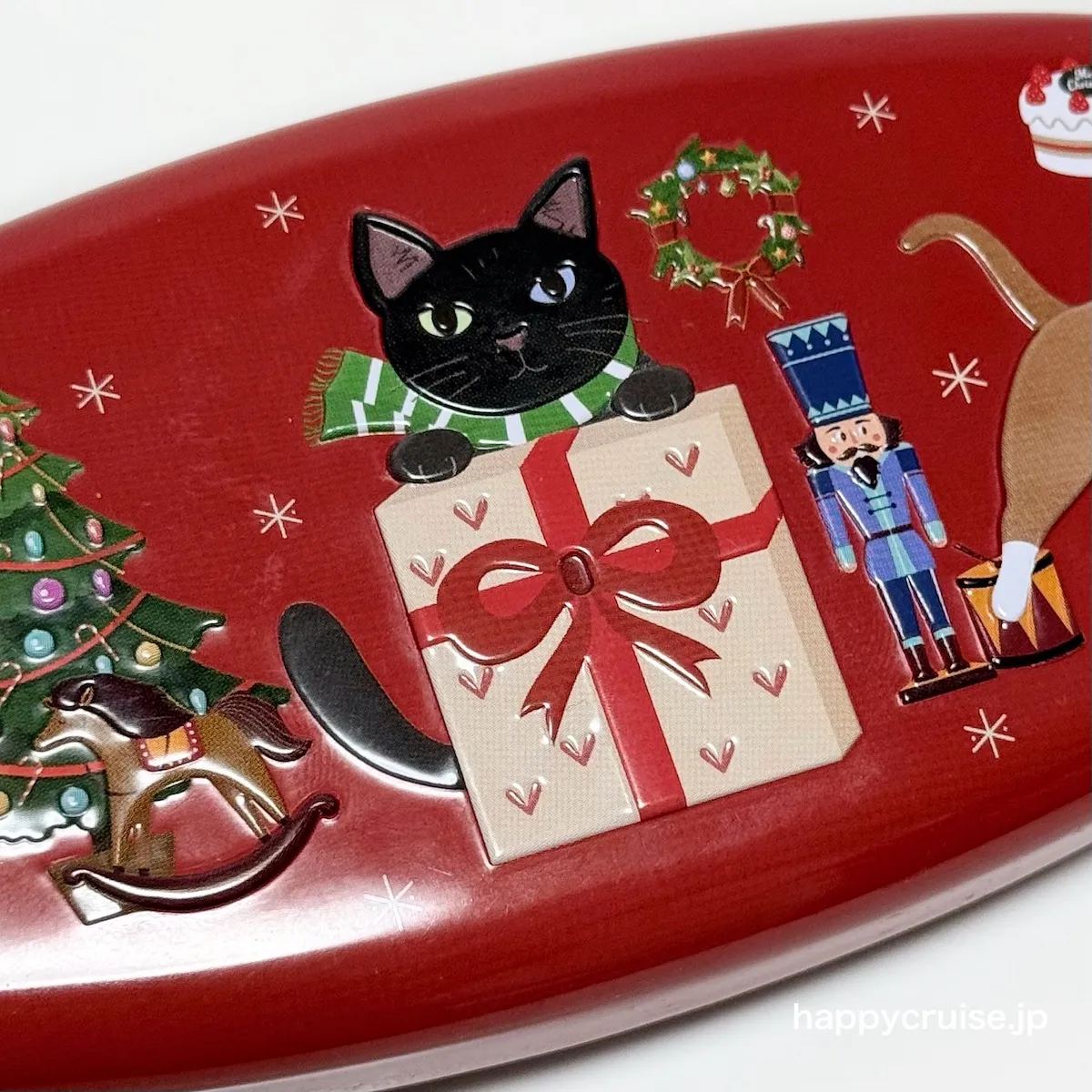 450円なの!?【カルディ】キャンディ入り!クリスマス柄のネコオーバル缶がめっちゃ可愛い〜♡