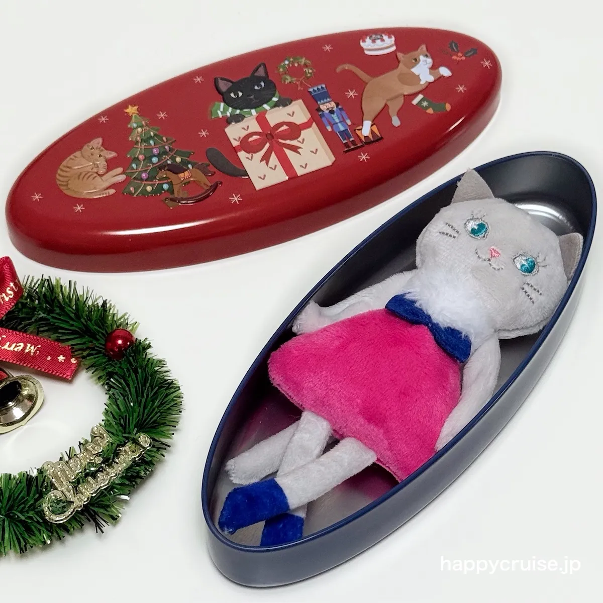 450円なの!?【カルディ】キャンディ入り!クリスマス柄のネコオーバル缶がめっちゃ可愛い〜♡