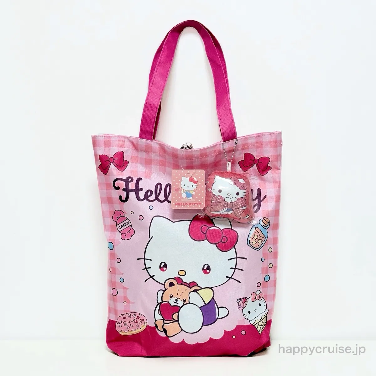 イオンで争奪戦!?【ハローキティ福袋2026】トートバッグ付き豪華4点セットが1,000円は破格でしょ♡