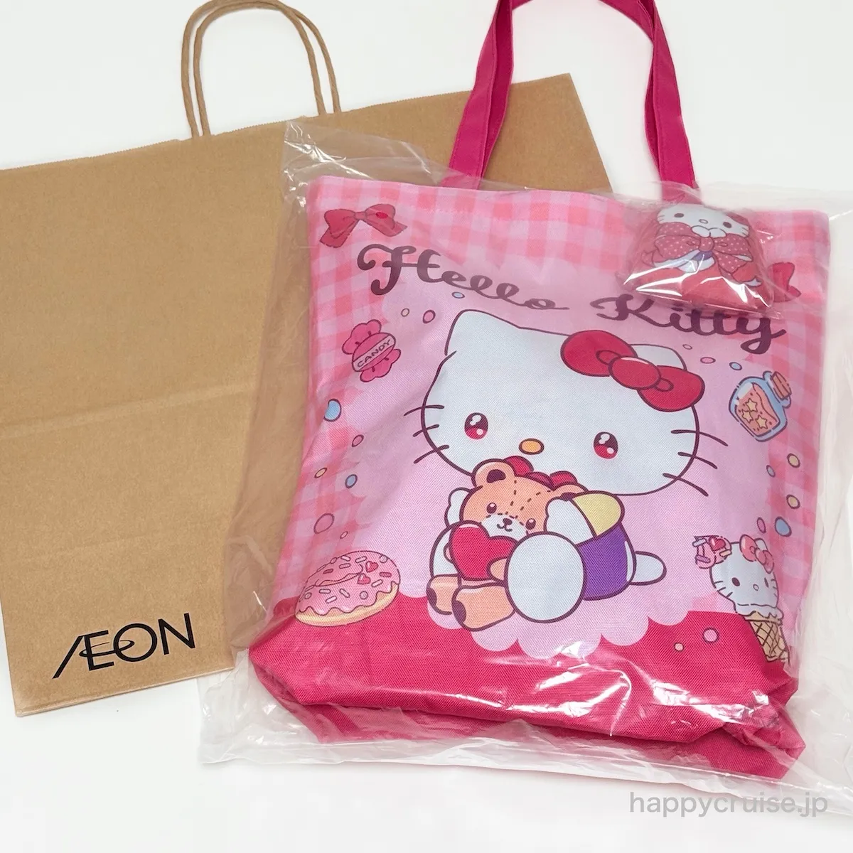 イオンで争奪戦!?【ハローキティ福袋2026】トートバッグ付き豪華4点セットが1,000円は破格でしょ♡