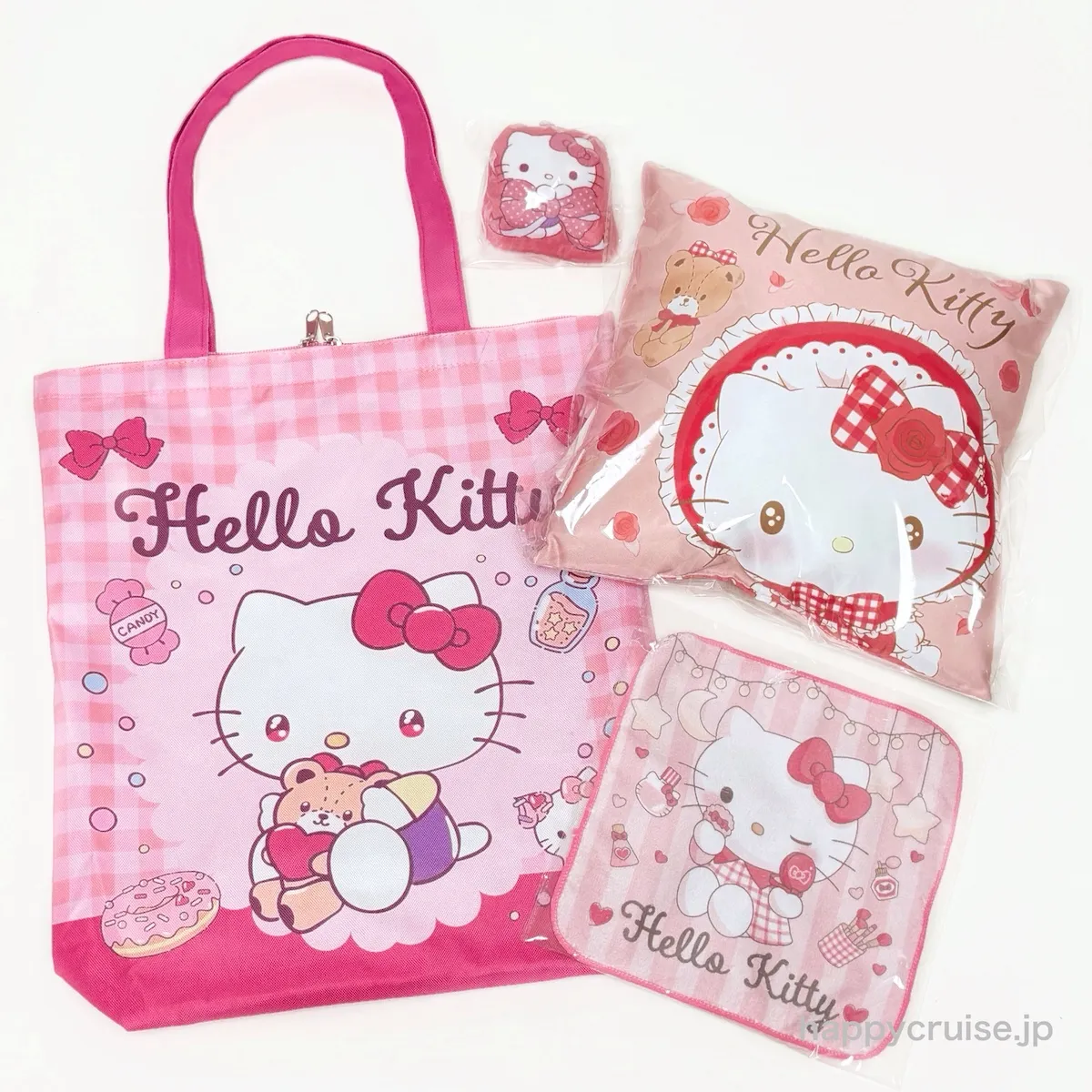 イオンで争奪戦!?【ハローキティ福袋2026】トートバッグ付き豪華4点セットが1,000円は破格でしょ♡