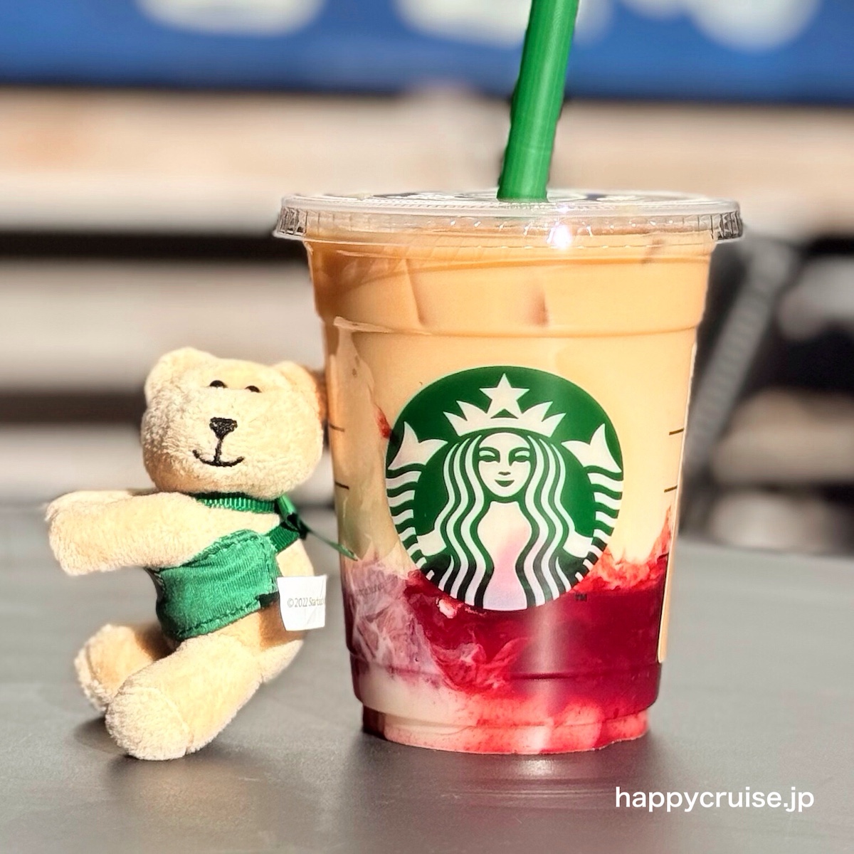 【スタバの新作】華やか苺のとろける一杯♡『ジョイフルメドレー苺ミルクティー』12月12日(金)よりサプライズ登場♪