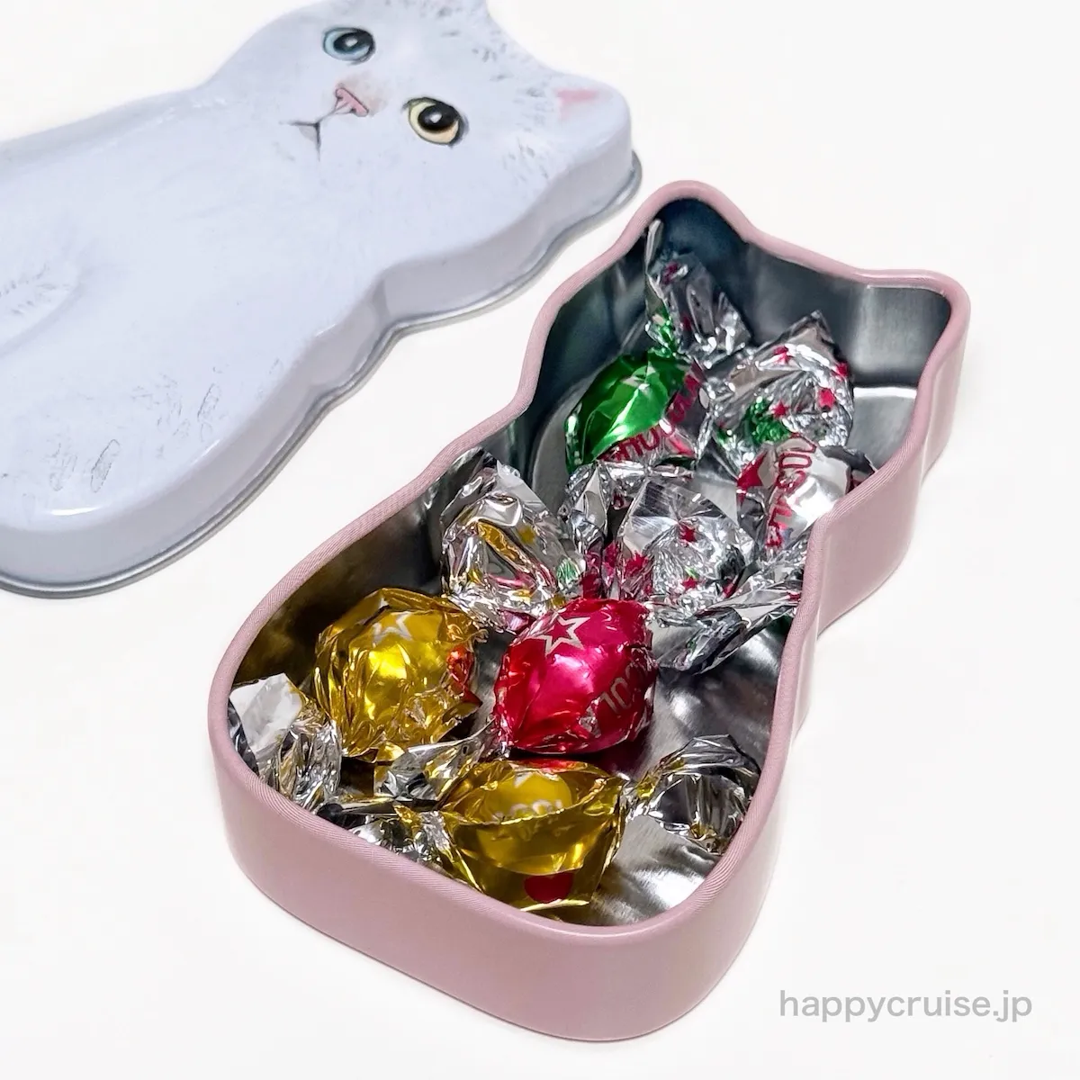 350円なの!?【カルディ】バレンタイン『チョコ入りミニねこ缶 2026』は見つけたら即買い確定♡