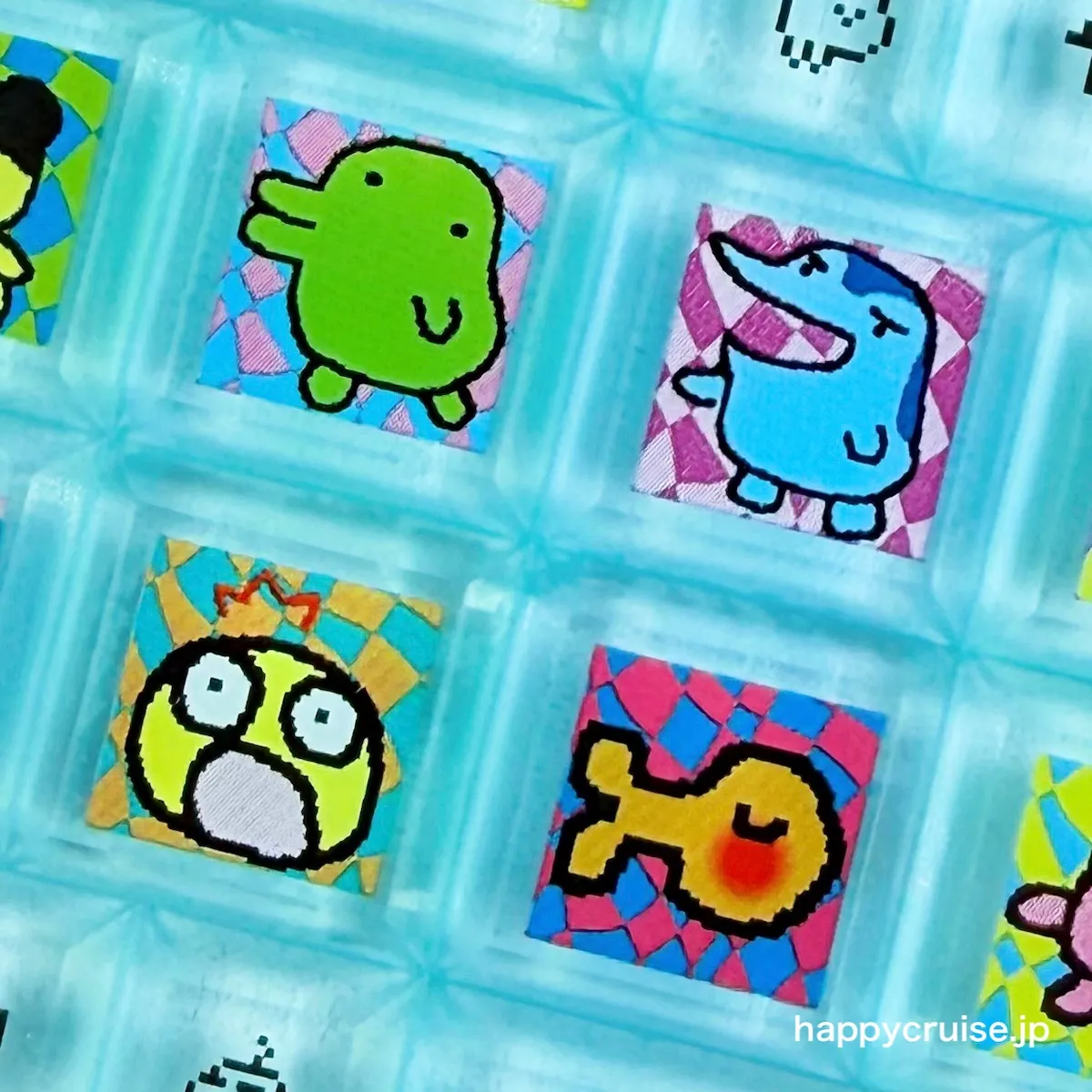 【たまごっちタイルシール】初代「たまごっち(まめっち)」と「新種発見!!たまごっち(みみっち)」デザイン