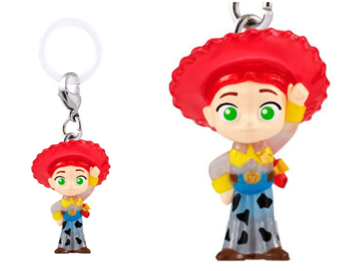 バンダイ ガシャポン ディズニー TOY STORY5 (トイストーリー5)めじるしアクセサリー【ジェシー】全体像とアップ画像