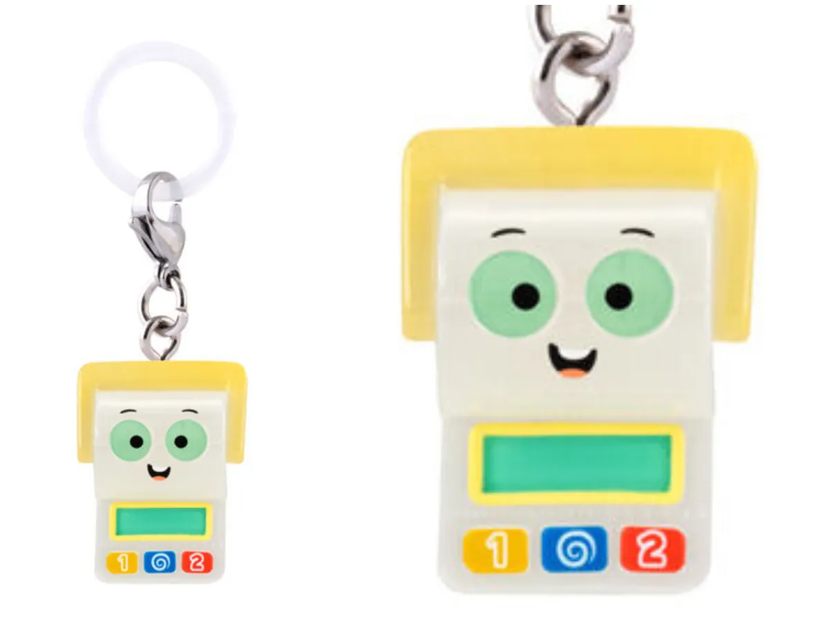 バンダイ ガシャポン ディズニー TOY STORY5 (トイストーリー5)めじるしアクセサリー【スマーティー・パンツ】全体像とアップ画像