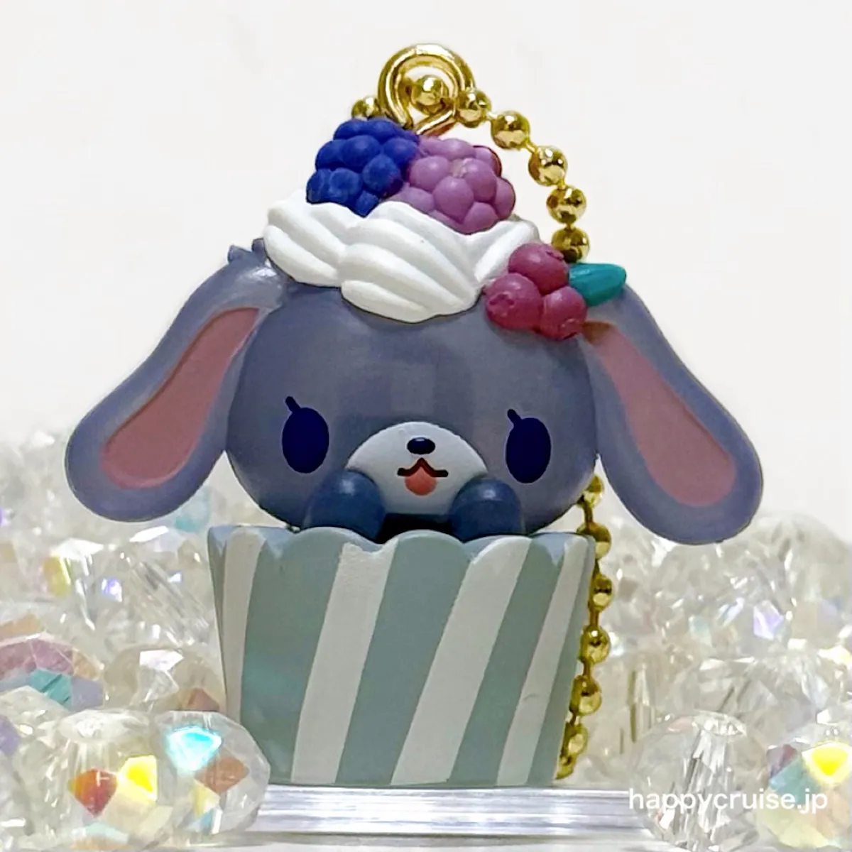 ブルーベリーうさ「シュガーバニーズ カップケーキチャーム」の商品外観全体像(バンダイ ガシャポン ガチャガチャ カプセルトイ)(HAPPY CRUISE オリジナル画像)