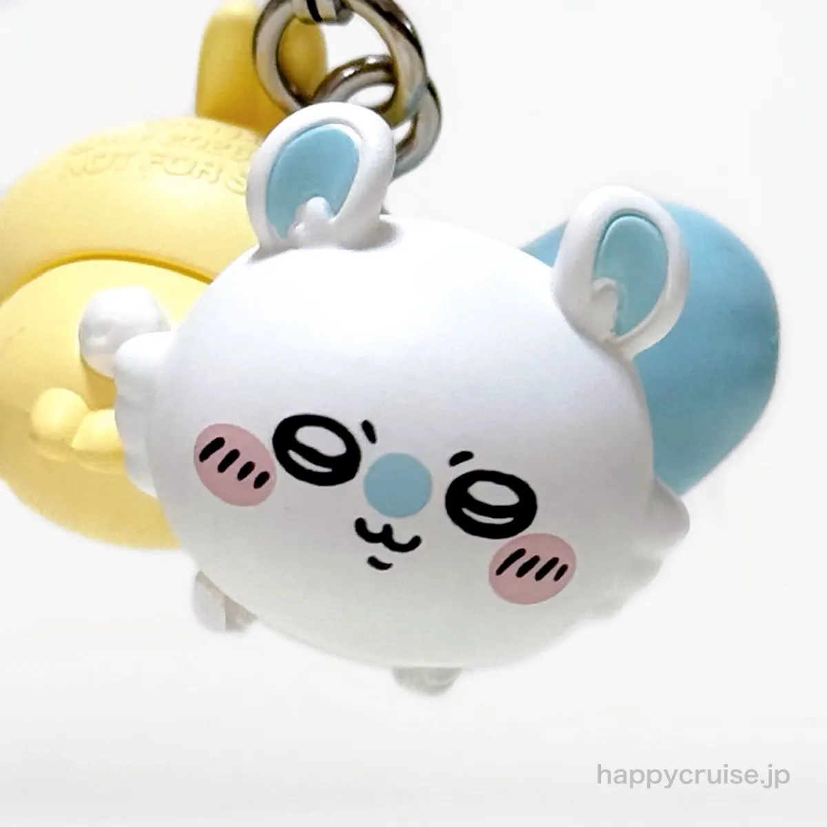 うさぎ×モモンガ【映画ちいかわ】入場者特典第6弾めじるしになる「チャームミニフィギュア」アップ画像(HAPPY CRUISE オリジナル画像)