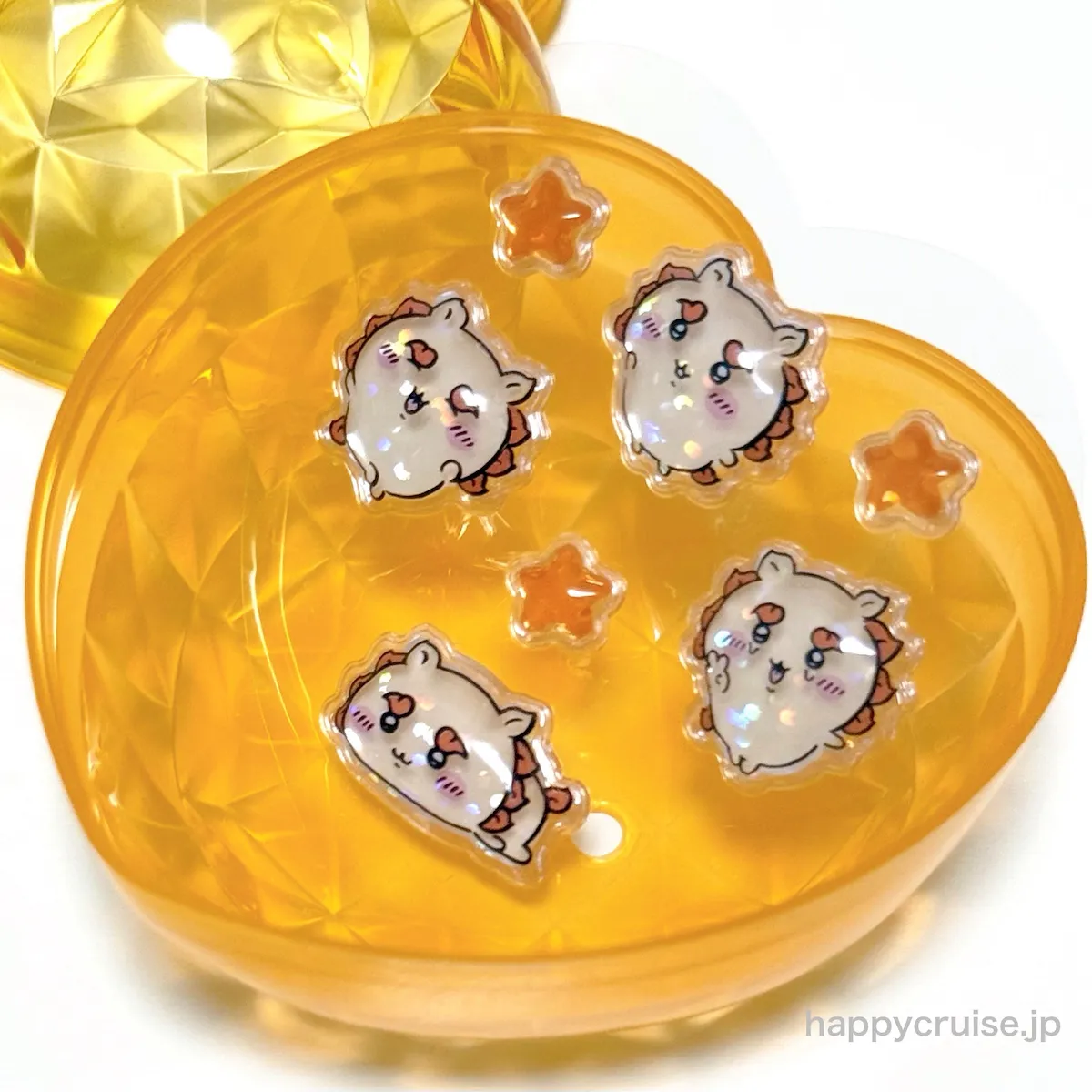パレードのカプセルトイ【ちいかわ新作ガチャ】「ちいかわ PUKU CHURU seal①(ぷくちゅるシール)」ハート型カプセル入り【シーサーデザイン】(HAPPY CRUISE オリジナル画像)